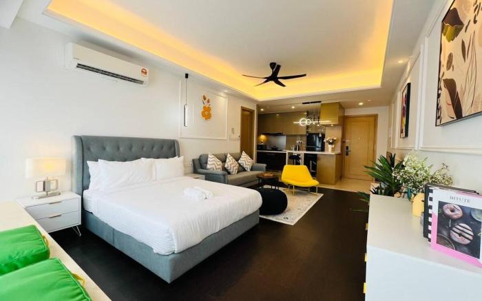 Seaview Studio unit at R&F Seine Region by ANJU