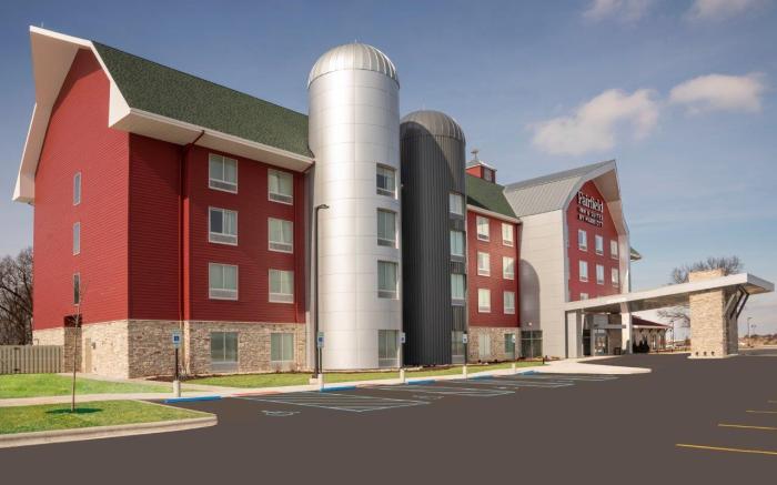 Fairfield by Marriott Inn & Suites Fair Oaks Farms