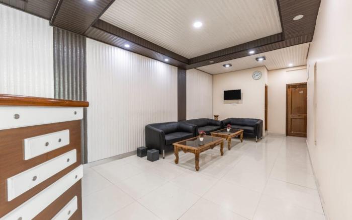 HOTEL CHARMING HILLS BY HIM HAULTS HOSPITALITY