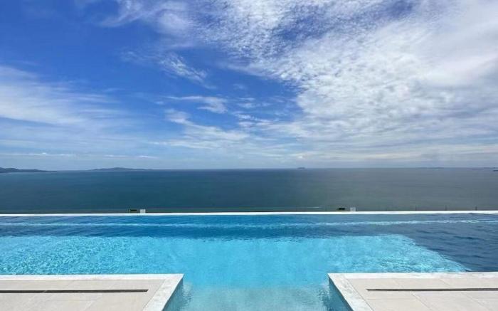 Pattaya Premium Seaview Apartment Copacabana, Stunning High-Level View with Infinity Pool