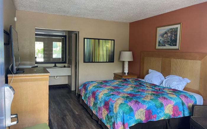 JAX INN