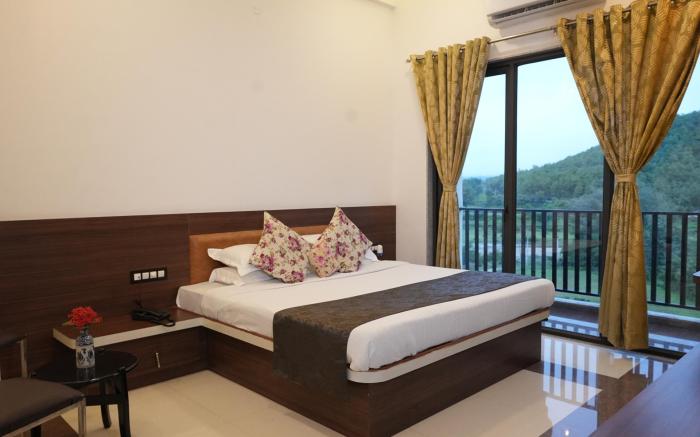 Hotel White Lotus