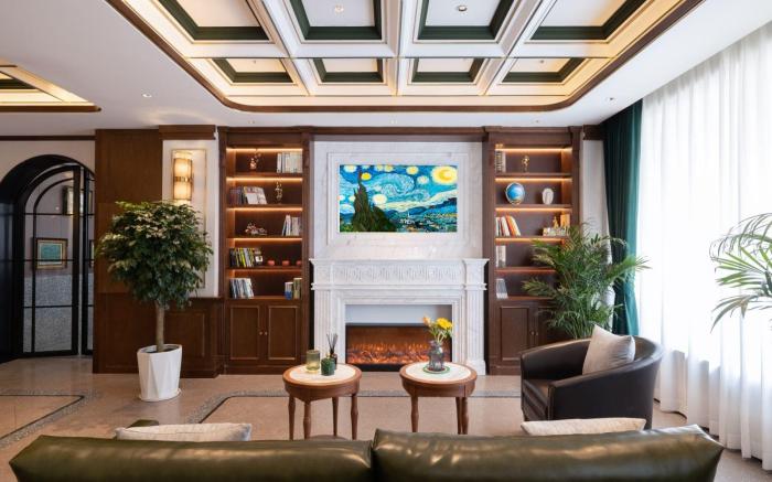 Nostalgia S Hotel (Shanghai Railway Station and Suzhou Creek)