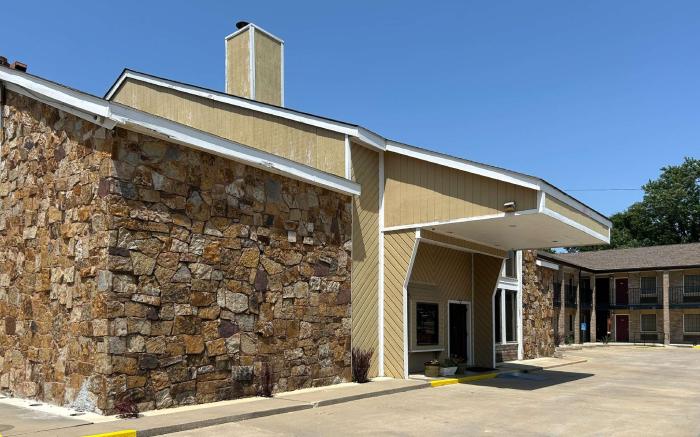 Motel 6 Ada, OK