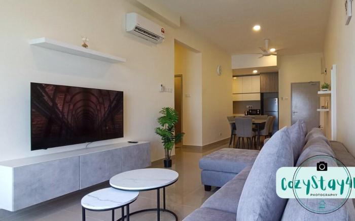 Puchong Skylake Lake-view Condo 3-6pax 