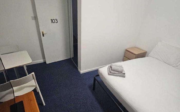 Queens Place - Rooms