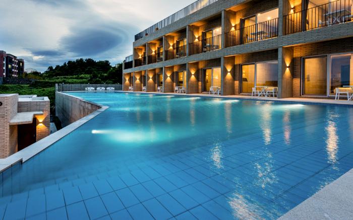 Jeju Nueve Poolvilla & Resort