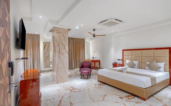 HOTEL CHUTNEYS