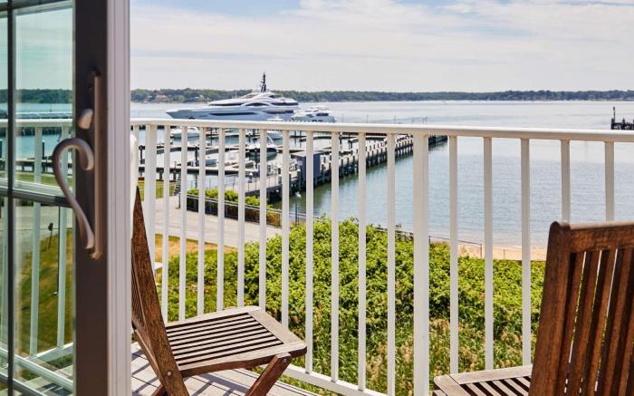 The Harbor Front Inn