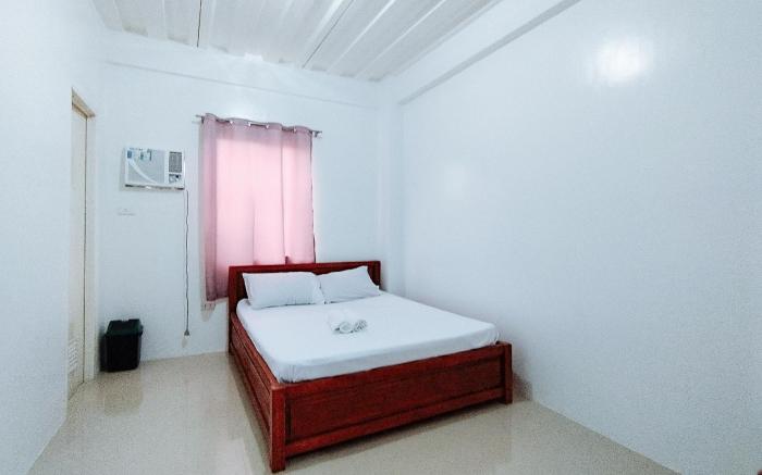 RedDoorz @ Elton Guesthouse