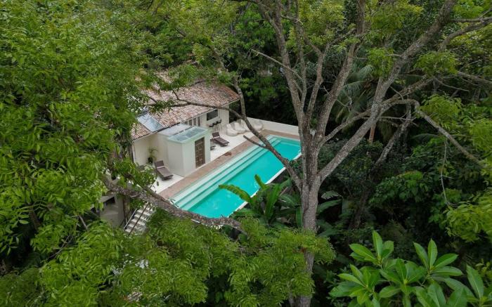 The Jungle Villa with Infinity Pool and Yoga Shala