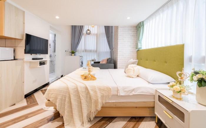 FB Apartment with Lift near Ximen MRT, Independent Bathroom, Ximen District, Taipei