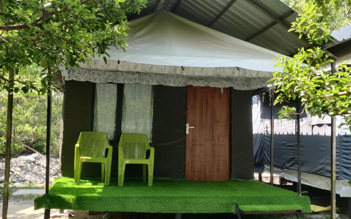 Hinwali Kanthi River Side Camp and Cottage