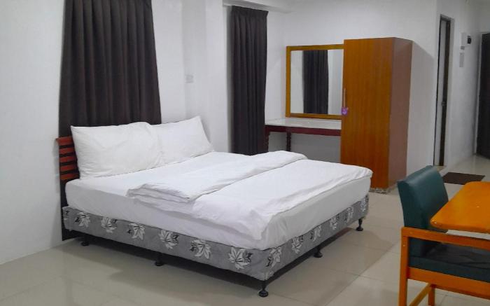 White Diamond Apartment
