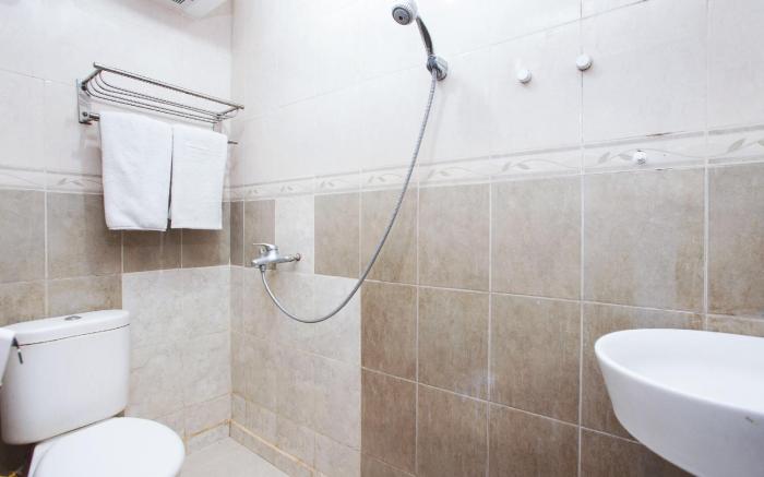 OYO 164 Ang's Residence