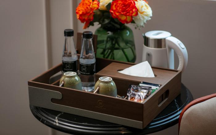 Le Premier Hotel & Rooftop Bar 