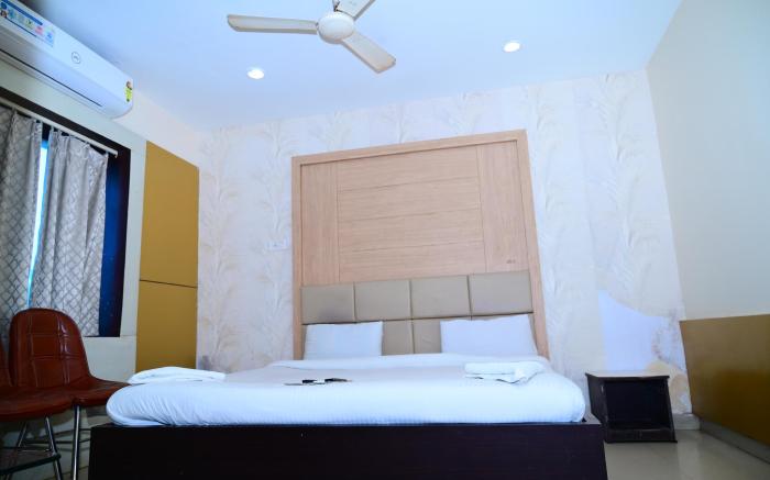 Hotel Sai Sandpiper near Sea Beach By Morservices