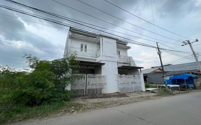 OYO 94161 Kost Aisyah Near Citra Grand Galesong City(Pattalassang)
