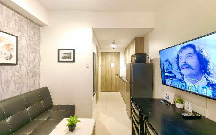 Condotel 1BR Unit w/ Balcony FAME Residences #FM03