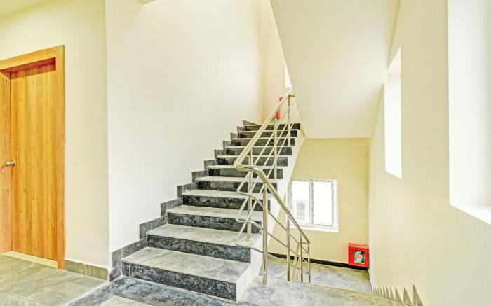 Super Townhouse Oak Kompally