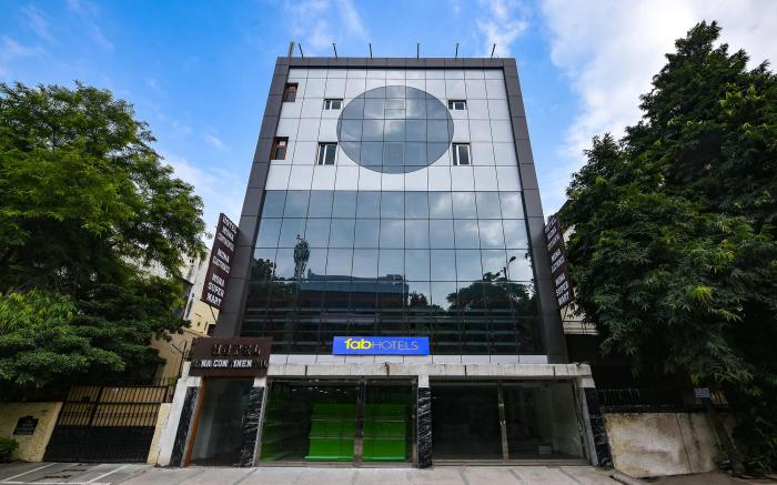 FabHotel Mona Continental - Nr. Laxmi Nagar IT Hub