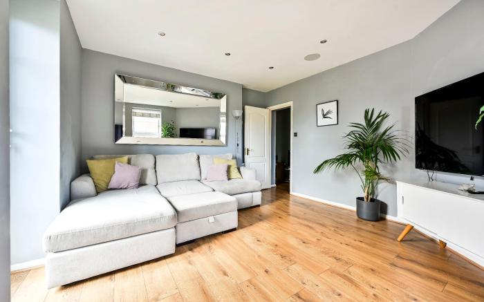 Modern 1-Bed Retreat, sleeps 5 - West Ham 47 E15 
