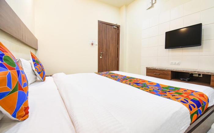 FabHotel Royal Suits - Nr. Mahadji Shinde Chhatri