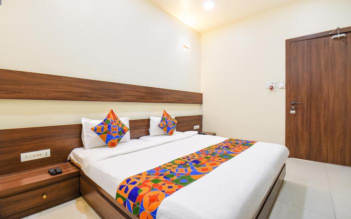 FabHotel Royal Suits - Nr. Mahadji Shinde Chhatri