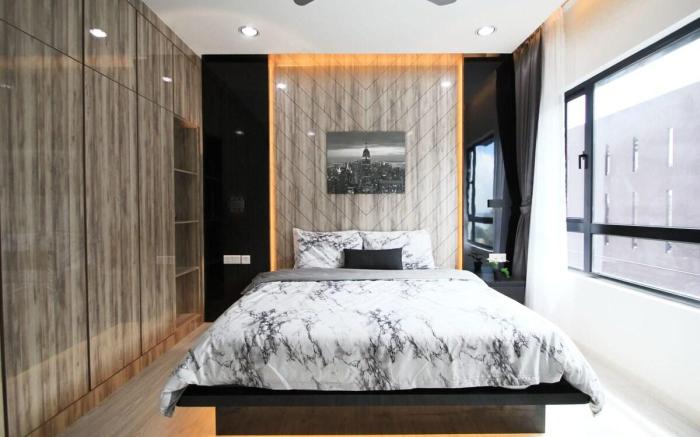 A Lovely, High-Floor 2BR Suasana Suites, Views