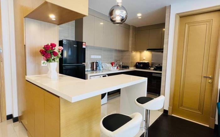 Emerald Studio unit at R&F Seine Region by ANJU