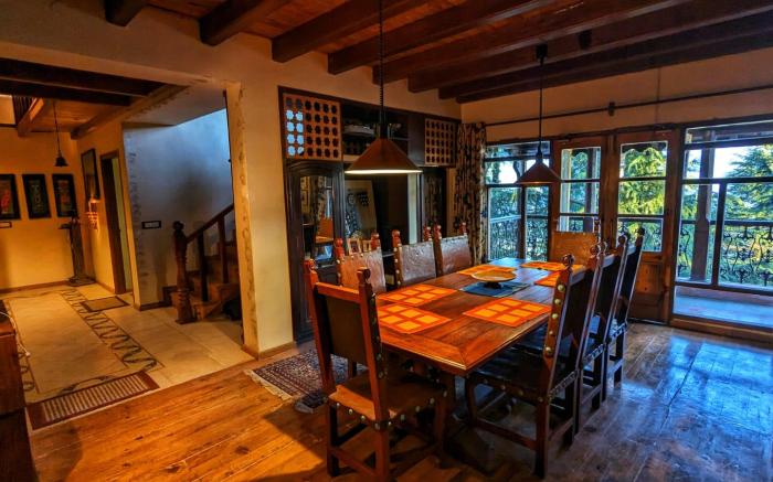 Deodar Retreat Mountain View 3bhk Near Mall Road