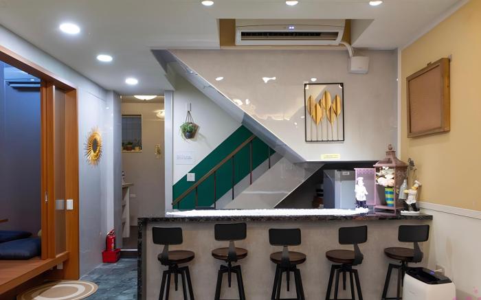 Family & Friend Trip Tainan 12-Person Private Homestay