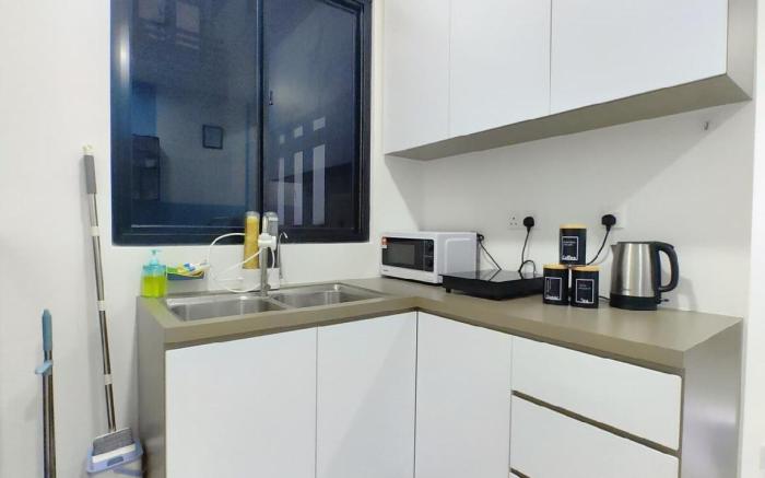 Meridin Sovo 2802  Couple Legoland Netflix BySTAY