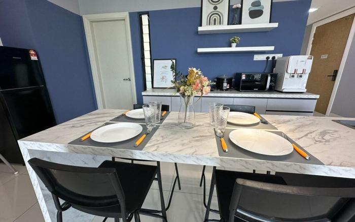 Mosaic 3+1BR @ Pool Table Haven 3+1BR 10-16pax