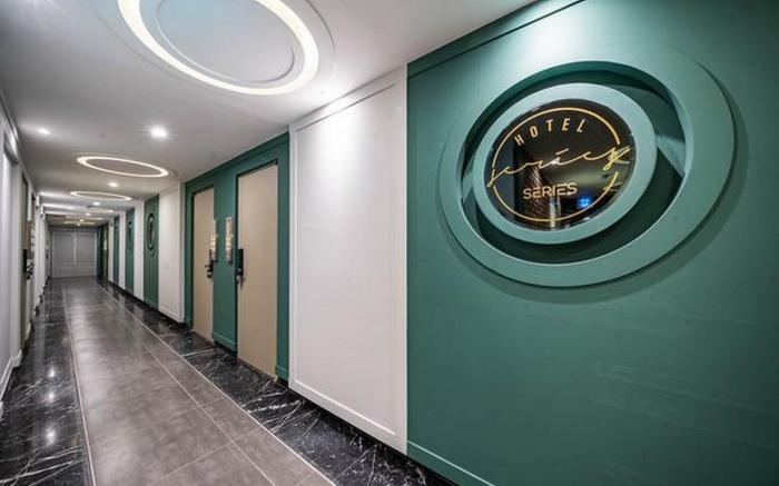Series hotel