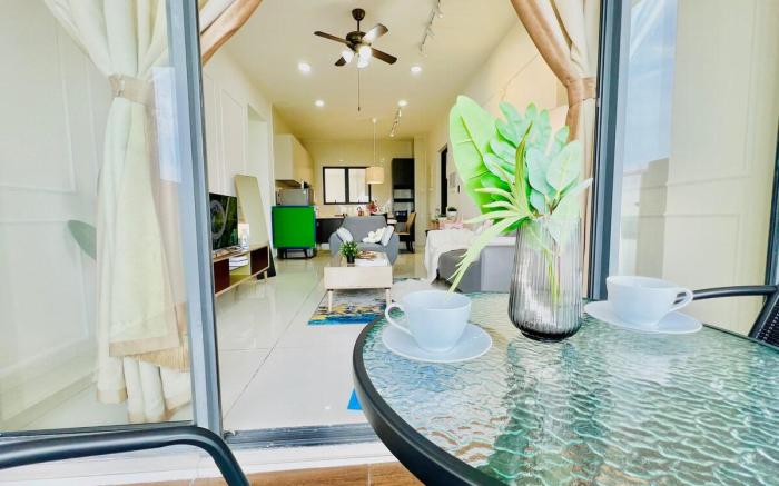 Bay Laurel 3 BR Seaview Paradise Coastal  8-12pax