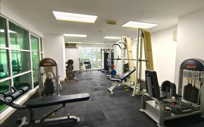 Premium Family 2R2B Aeon WangsaMaju 7Pax RGE