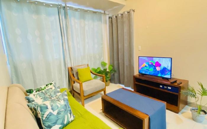 Mactan Newtown  1Br w/ 3beds with pool access