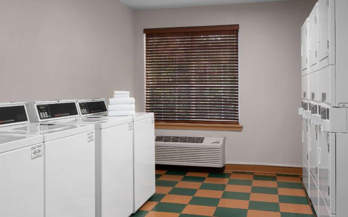 Larkspur Landing Extended Stay Suites Renton