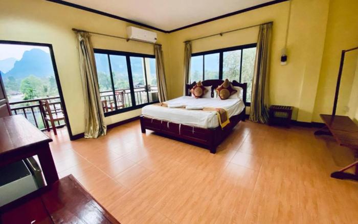Vang Vieng Hana Mountainview Hotel & Travel)