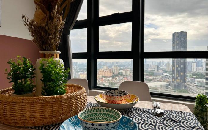 EkoCheras, Kuala Lumpur 1-5 Pax (Next to Mall&MRT)