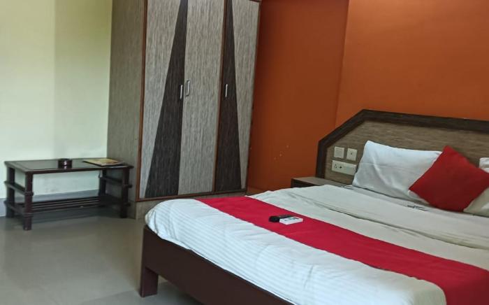 Hotel D2 Holiday inn Near Sea Beach By Morservices