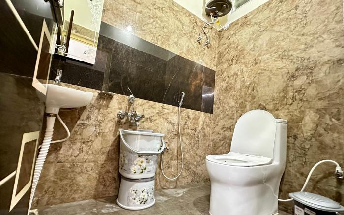 TrueLife Homestays - Sai Nivas - 3BHK AC Apartments for group of families - Best location - Flyover 