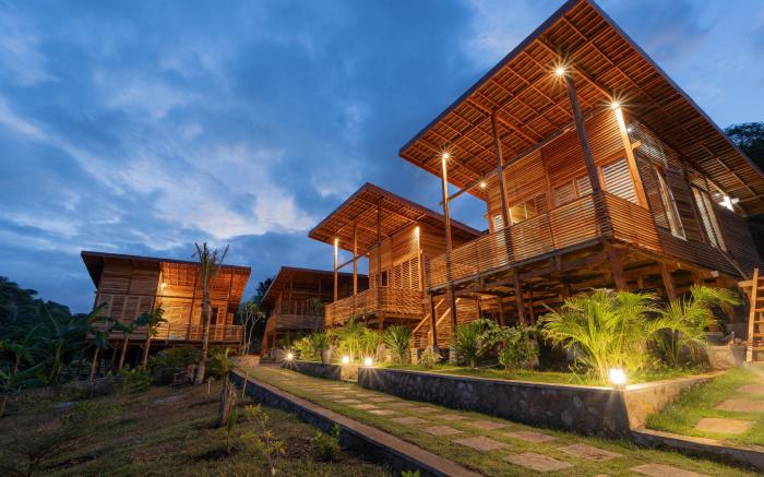 Kertasari west sumbawa surf & stay Bukit Samudra 