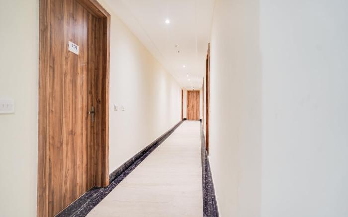 Super Hotel Shiv Lok