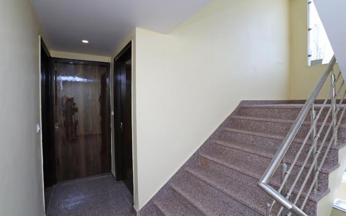 Hotel O by OYO Royal Stay