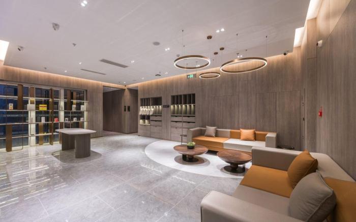 Palace Hotel (Huilong Guandong Street Subway Station LONG Street)