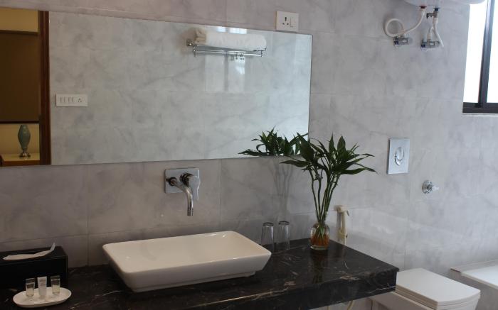 Hotel Transit International by star group