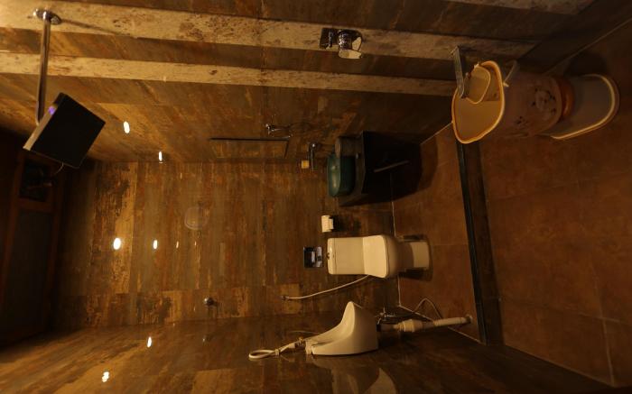 Amritam Palace A Luxury AC Home Stay