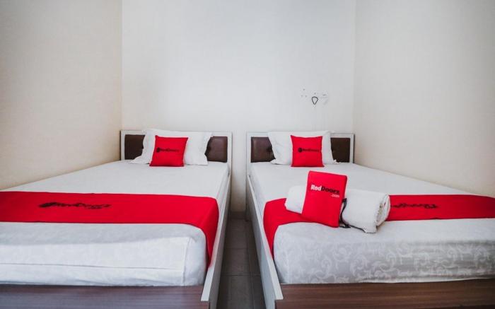 RedDoorz Plus near Semanggi